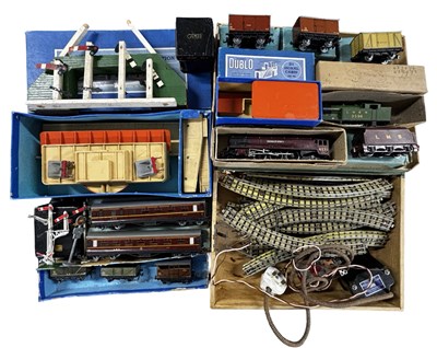 Lot 49 - A large collection of Hornby Dublo 00 gauge...