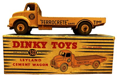 Lot 112 - A boxed Dinky 533 Leyland Cement Wagon