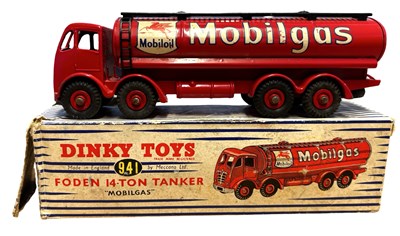 Lot 114 - A boxed Dinky 941 Foden 14-Ton Tanker, Mobilgas