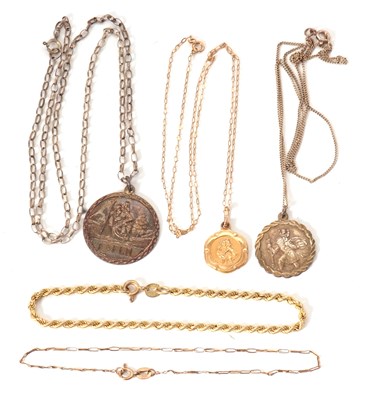 Lot 132 - A mixed lot of jewellery: to include a 9ct...