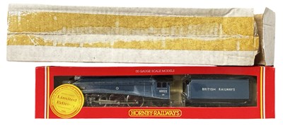 Lot 22 - A boxed Hornby 00 gauge 60022 BR Class Mallard...