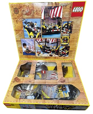Lot 202 - LEGO: Set 6285 Black Seas Barracuda (1989)...