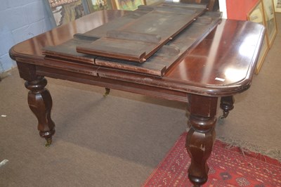Lot 509 - A Victorian mahogany extending dining table of...