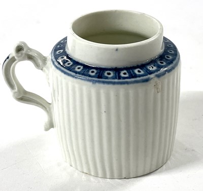 Lot 284 - 18th Century Worcester mustard pot of ribbed...
