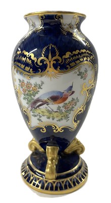 Lot 290 - Grainger Worcester vase decorated with exotic...