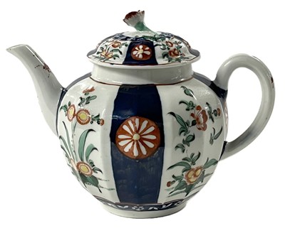 Lot 296 - 18th century Worcester teapot, the fluted body...
