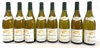 Lot 407 - Eight bottles of 2002 Chablis, Domaine Herve...