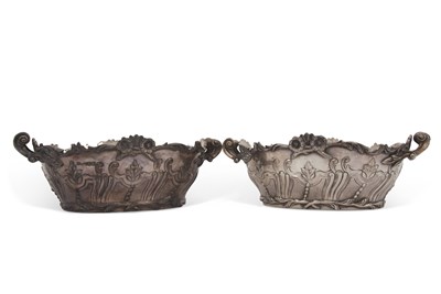 Lot 261 - A pair of Edwardian silver dishes of oval form...