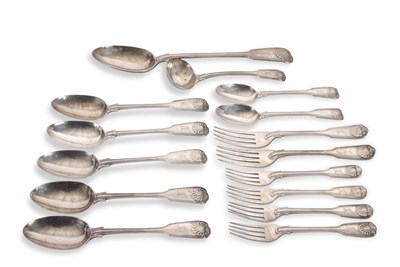 Lot 328 - Quantity of Victorian silver fiddle, thread...