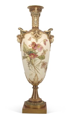 Lot 10 - An impressive Royal Worcester blush ground...