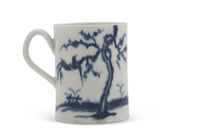Lot 46 - A Worcester blue and white tankard painted...