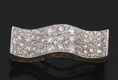Lot 335 - An early 20th century diamond brooch, the...