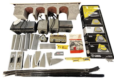 Lot 85 - 00 GAUGE LAYOUT STARTER SET 6: To include...