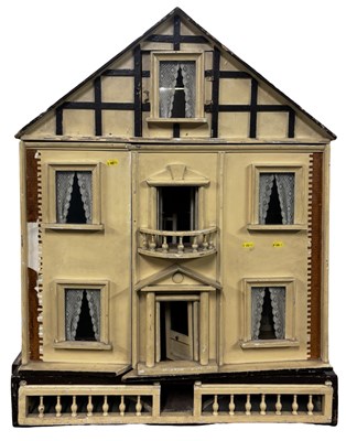 Lot 236 - A circa 1909 G & J Lines doll house, number 25....