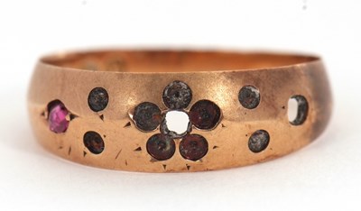 Lot 235 - A late Victorian 15ct ring, stones missing,...
