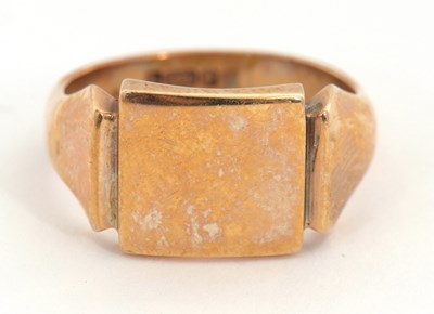 Lot 195 - A 9ct signet ring, with plain rectangular...