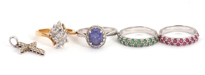 Lot 252 - A quantity of silver and gemset rings: to...