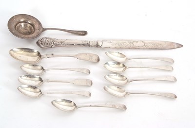 Lot 91 - A group of five Old English pattern teaspoons...