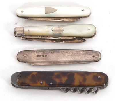 Lot 129 - Mixed Lot: A Victorian double silver bladed...