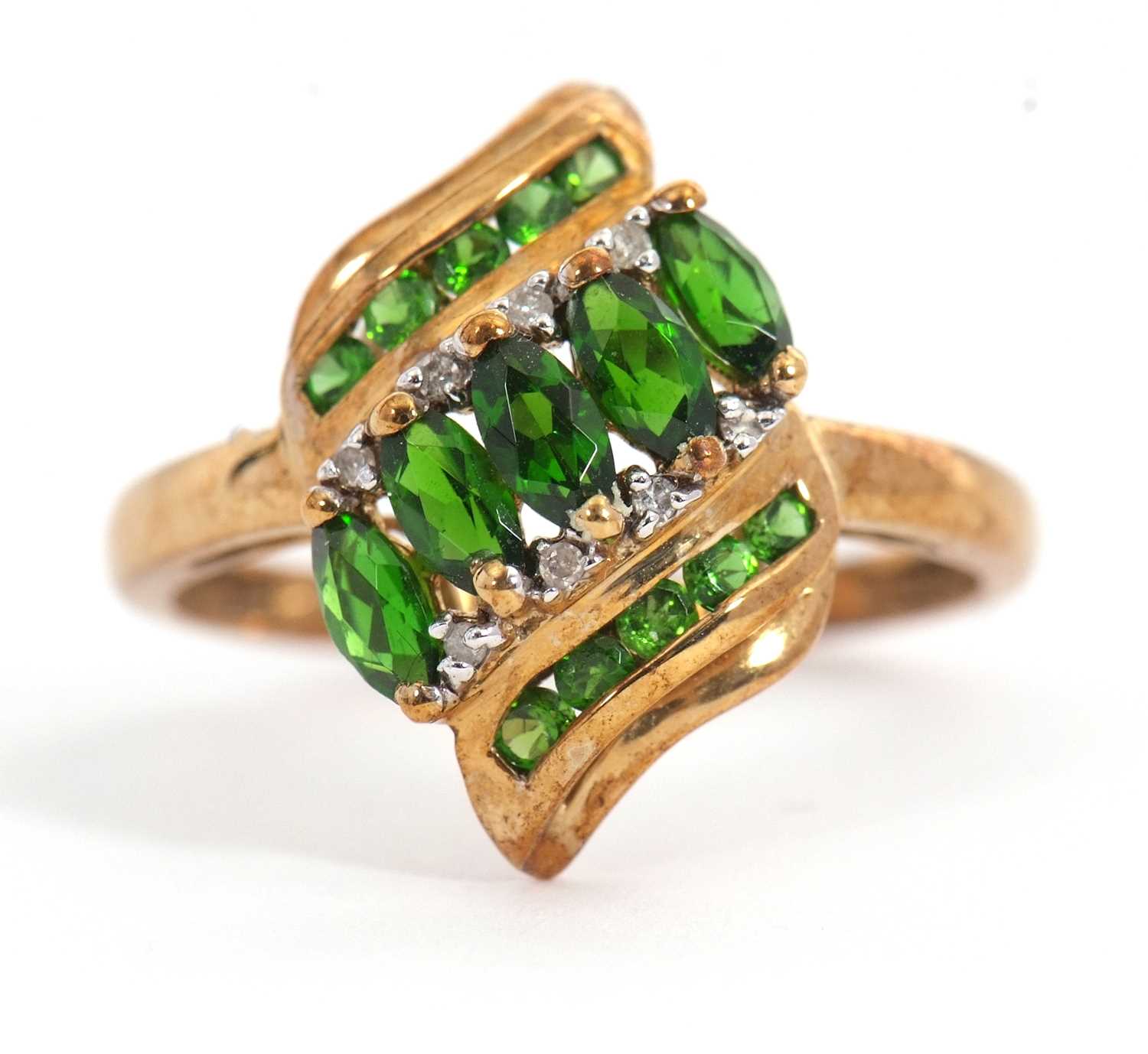 Lot 19 - A 9ct diopside and diamond ring, set with...