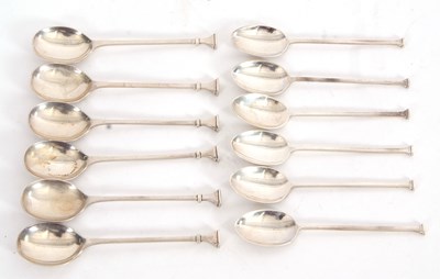 Lot 154 - A set of six George V silver seal top...