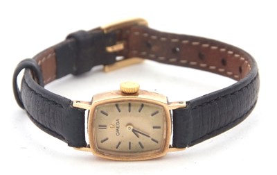 Lot 213 - A 9ct gold cased ladies Omega wristwatch,...