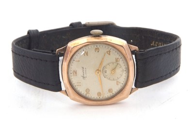 Lot 221 - A 9ct gold cased Accurist gents wristwatch,...