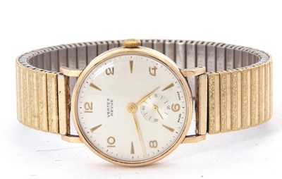 Lot 233 - A 9ct gold cased Vertex Review gents...