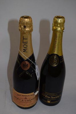 Lot 429 - Moet & Chandon Brut Imperial Rose Champagne...