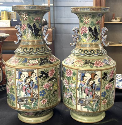 Lot 221 - A pair of Chinese porcelain vases of...