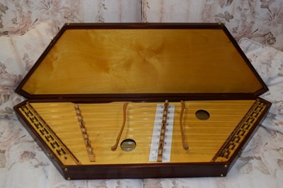 Lot 265 - A 20th Century cased zither, no makers label...