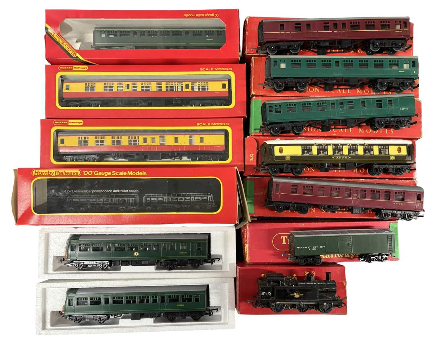 Lot 18 - A collection of various boxed Triang 00 gauge...