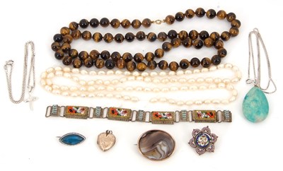 Lot 262 - A mixed lot: to include a cultured pearl...