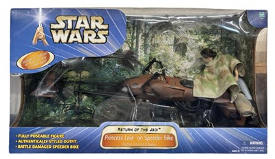 Lot 127 - STAR WARS: A boxed Hasbro Princess Leia on...