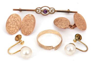 Lot 207 - A mixed lot: to include a pair of 9ct oval...