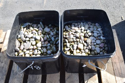 Lot 98 - Two small buckets of mainly small decorative...