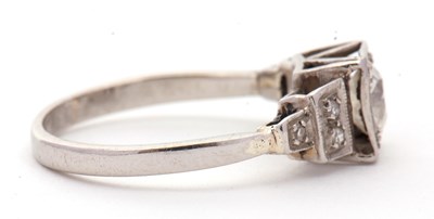Lot 1 - An Art Deco diamond ring, the central old mine...