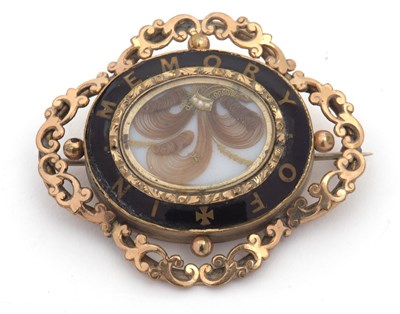 Lot 187 - A 19th century mourning brooch, the oval...