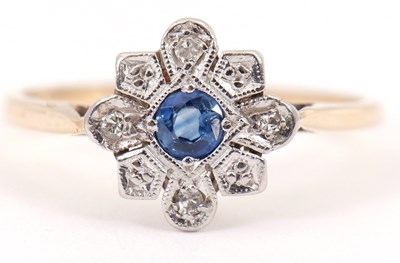 Lot 85 - An early 20th century sapphire and diamond...
