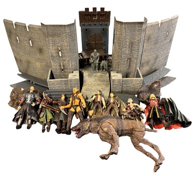 Lot 166 - LORD OF THE RINGS: Helm's Deep play set,...