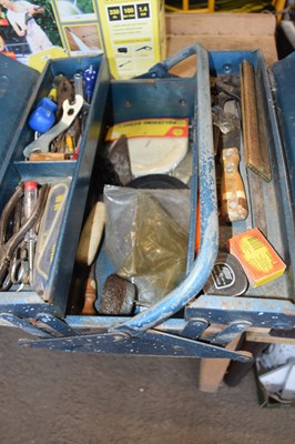Lot 213 - Toolbox and tools