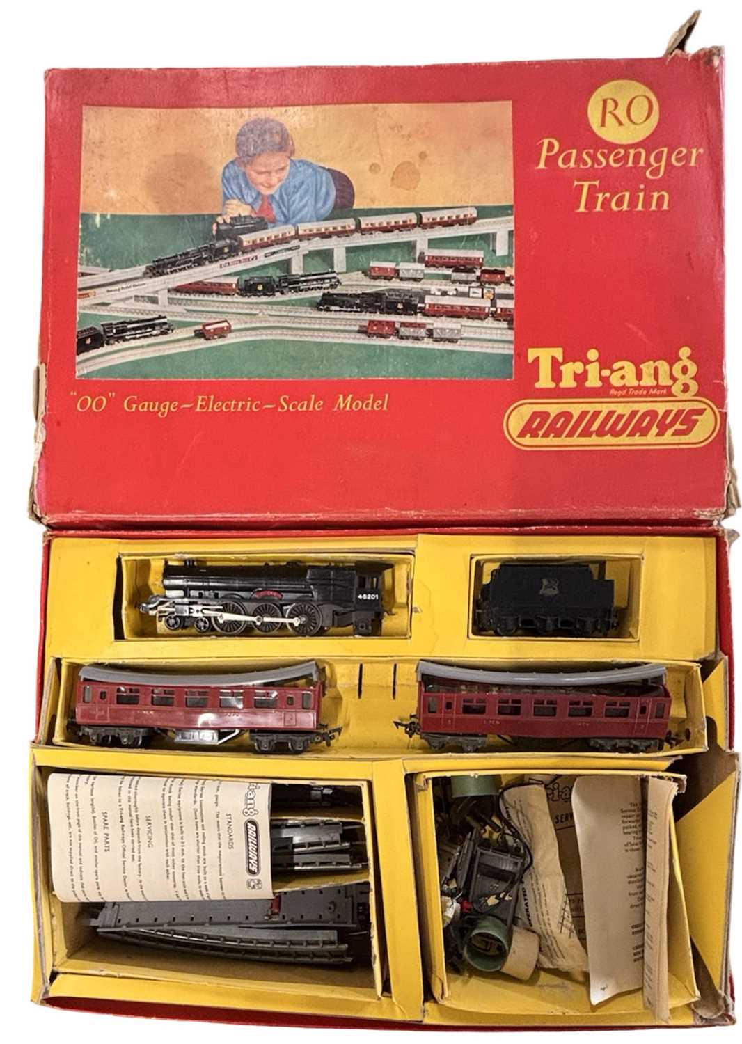 Lot 11 - A boxed Triang 00 gauge R0 Passenger Train...