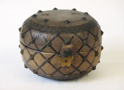 Lot 388 - A late 19th century needlework box, the round...