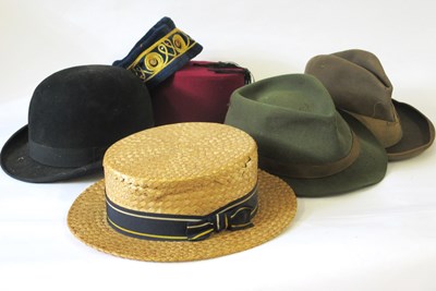 Lot 138 - A quantity of assorted hats, to includea ...