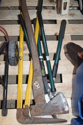 Lot 271 - Quantity of garden tools to include axe,...