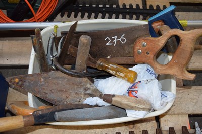 Lot 276 - Box containing a variety of garage clearance...