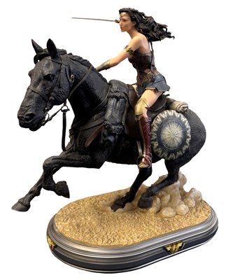 Lot 170 - DC COMICS: Limited edition 1/6 statuette of...