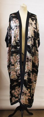 Lot 8 - An early 20th century printed Chinese kimono...