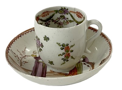 Lot 306 - A Lowestoft porcelain cup decorated in Curtis...
