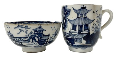 Lot 311 - A Lowestoft porcelain cup and a Lowestoft tea...